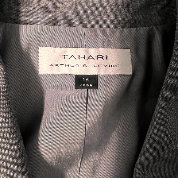 Women’s suit with skirt. New with tags gray, 18, - Picture 1 of 5